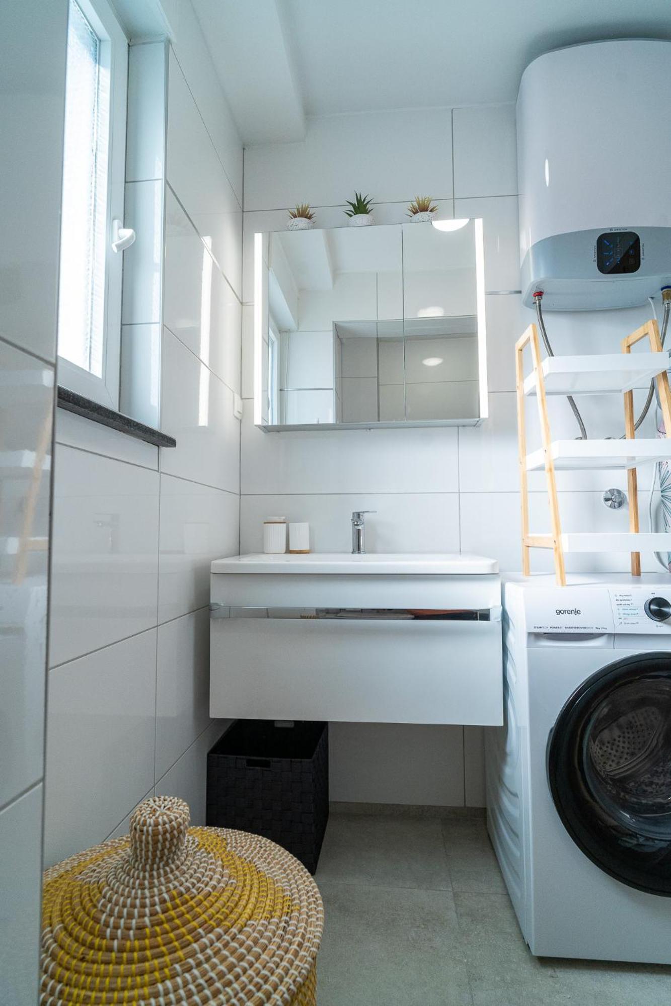 S5 By Belmont Realty Apartman