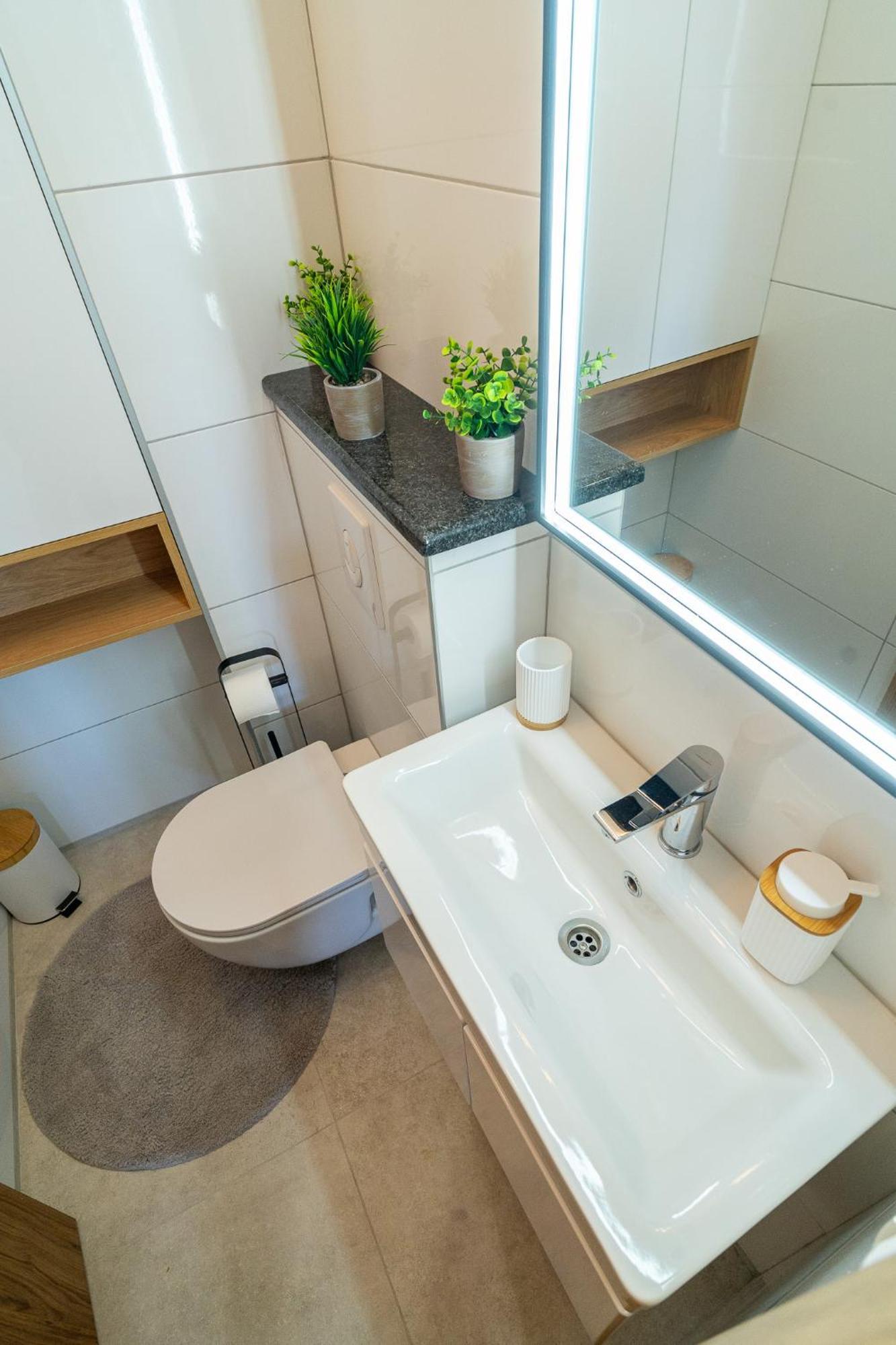 S5 By Belmont Realty Apartman